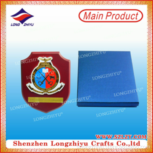 Etching Enamel Wooden Shield Souvenir Wall Plaques for Sale